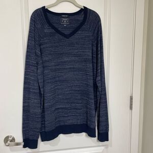 American Eagle Men’s seriously soft V-neck top size XL
